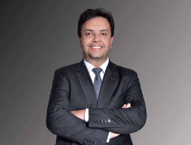 Jonathan Michelson Esteves, advogado e fundador do escritório